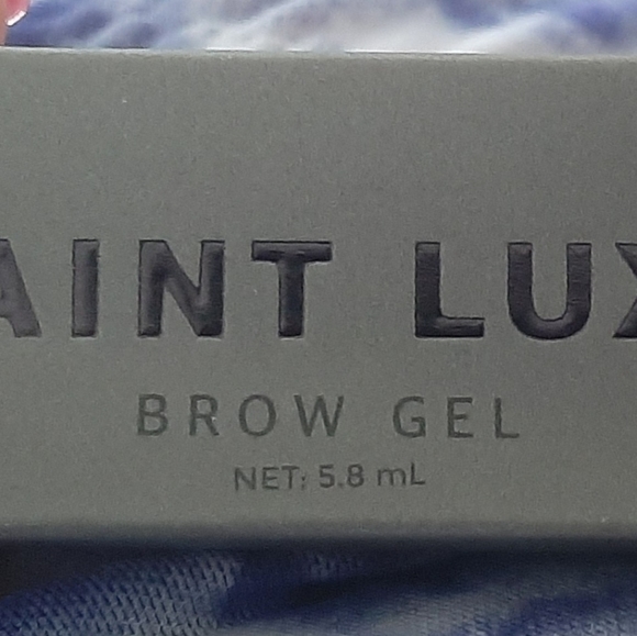 Makeup - Picture 5 of 6